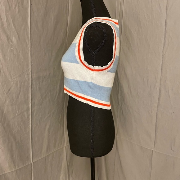 Urban Outfitters Sky Blue and White V-Neck Cropped Sweater Vest - Picture 4 of 6